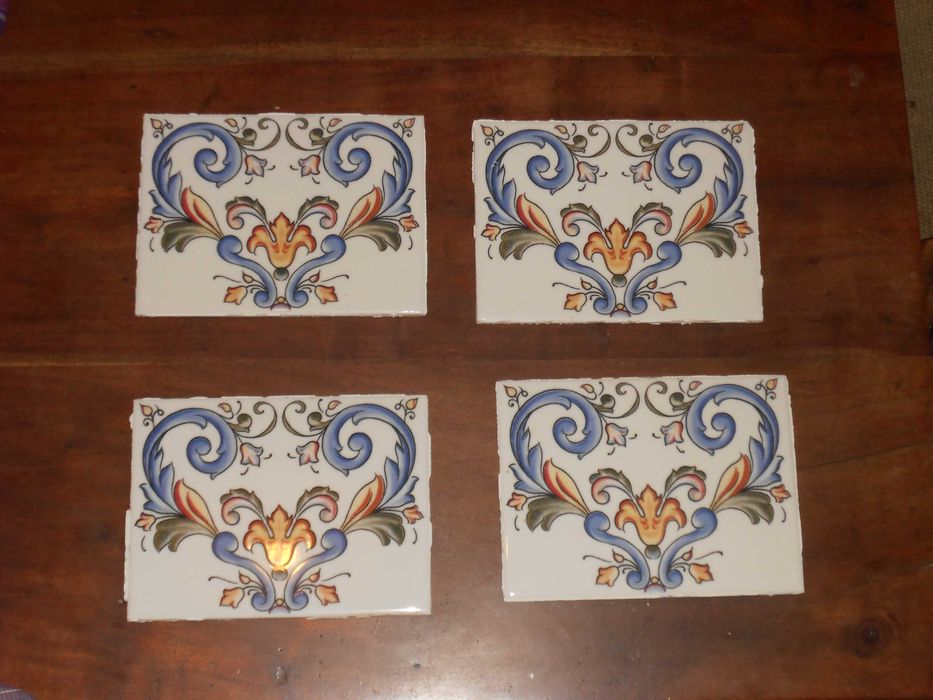 Conjunto de azulejos antigos bom estado