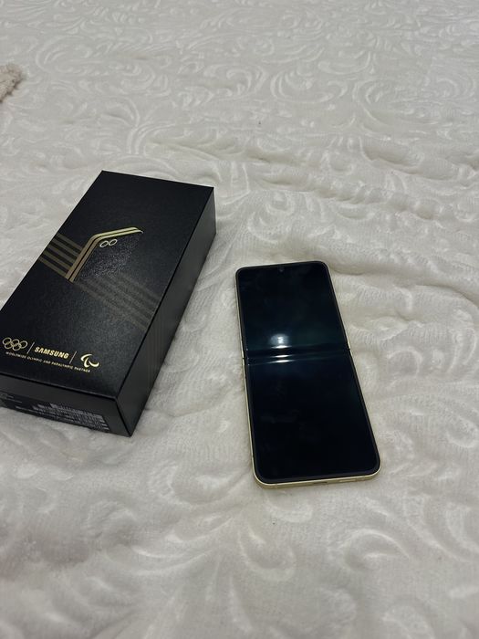 Телефон Samsung GALAXY Z Flip 6 (olympic)