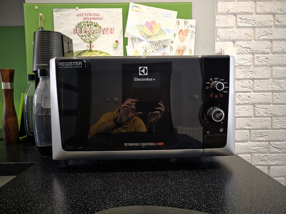 Kuchenka mikrofalowa Electrolux