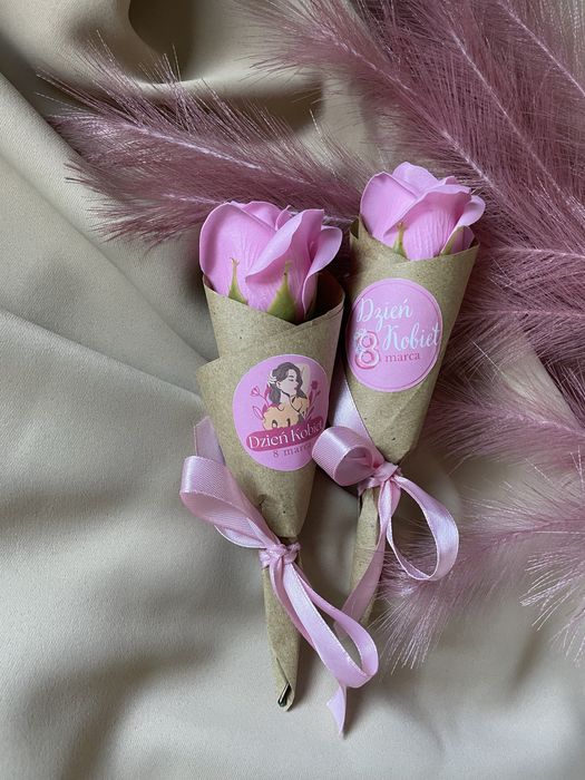 Prezent, bukiecik na Dzień Kobiet róże mydlane