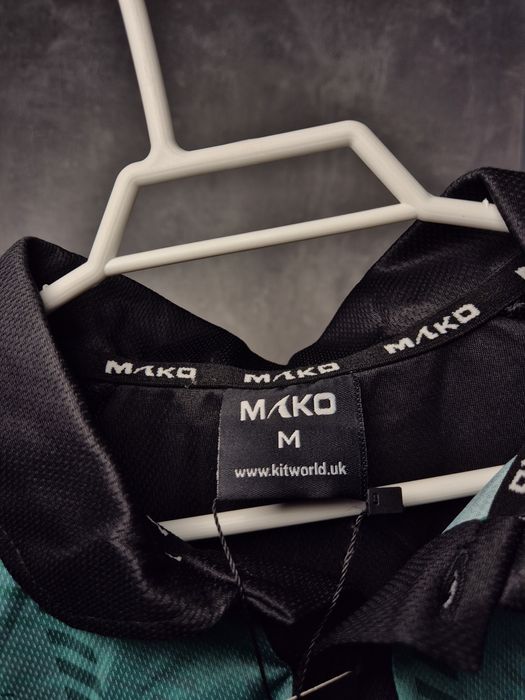 Футболка чоловіка MKO