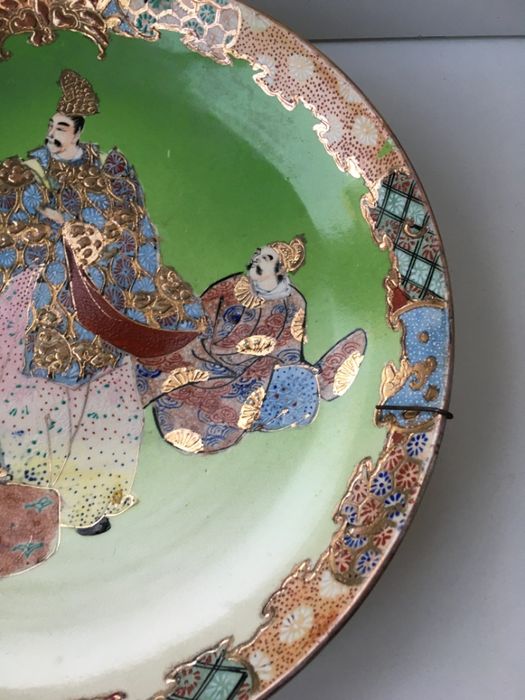Prato japonês, Satsuma , pintado á mão, cerca 1900