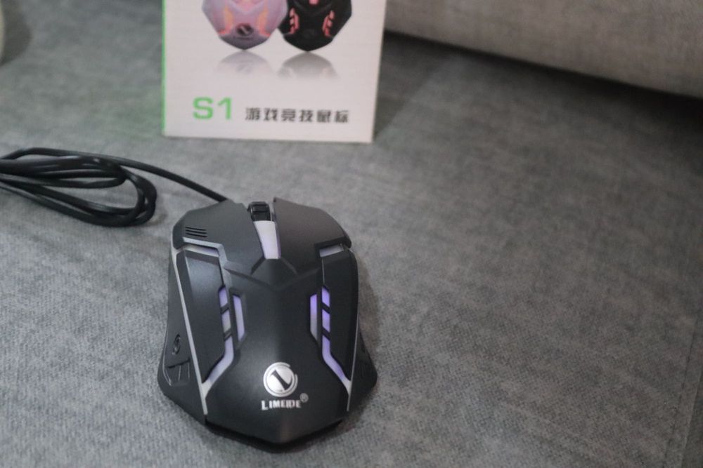 Mouse com LEDs – Design Moderno e Alto Desempenho