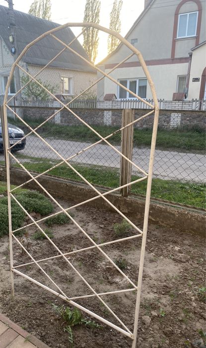 Арка садова нерозбірна