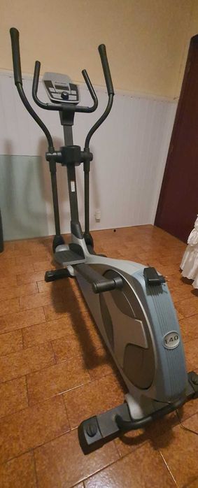 Elíptica NORDICTRACK bom estado, vários programas.