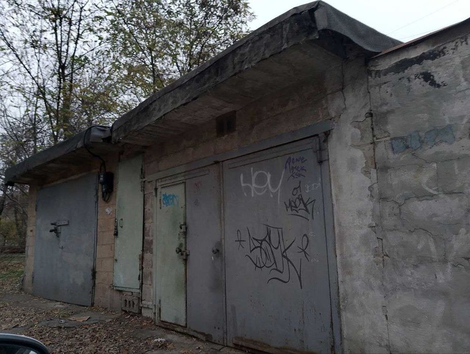 Продам капитальный гараж с подвалом 18,2 кв.м. проспект Свободы