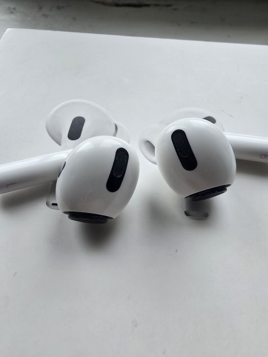 AirPods Pro оригинал (хриппят наушники)