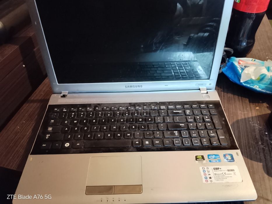Sprzedam laptopa Samsunga RV520