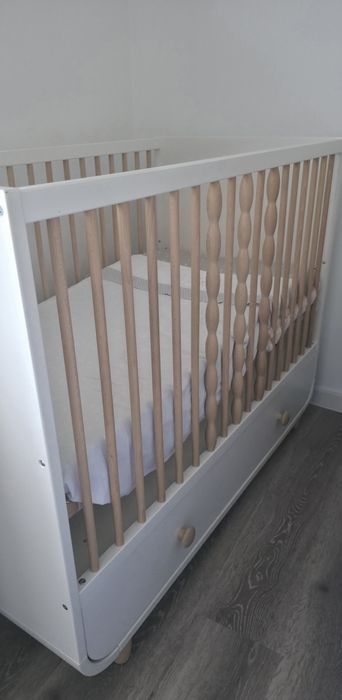 Berço IKEA MYLLRA com gaveta – Como Novo!
