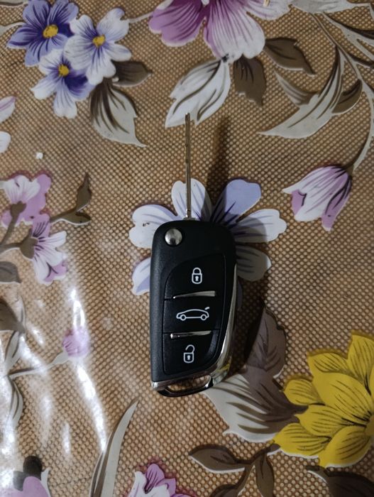 Продам ключи от машин