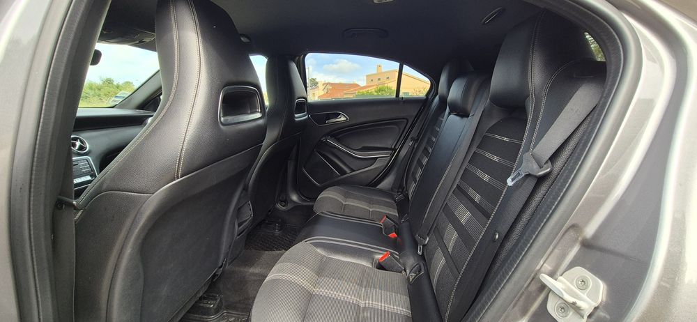 Mercedes A180CDi Urban AUTOMÁTICO NACIONAL de 2017