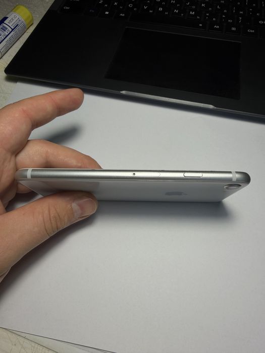 Iphone 8  64gb neverkock