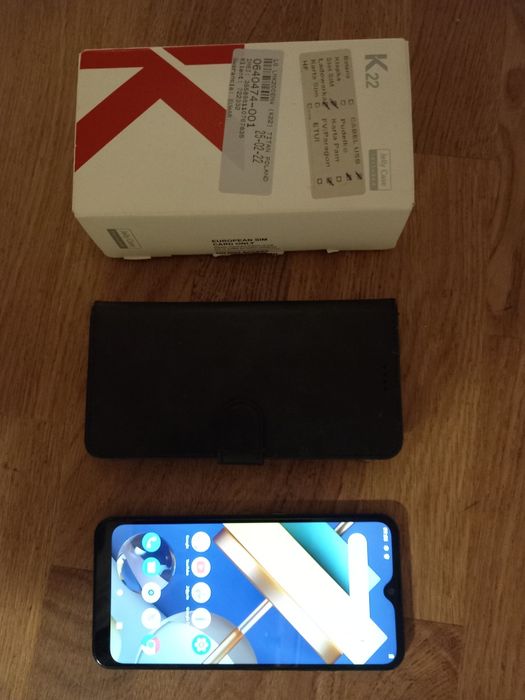 smartfon LG K22 jak nowy na  2 karty SIM DUAL + z etui i słuchawki