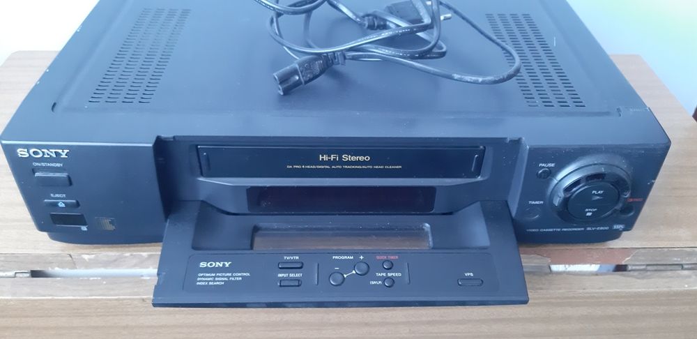 Відеомагнітофон.