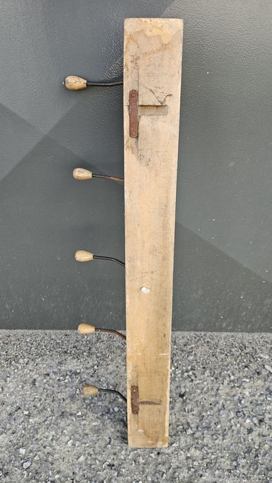Stary wieszak na ubrania PRL