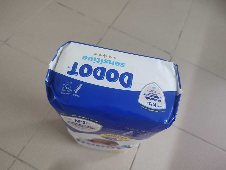 Fraldas DODOT Sensitive 1 - pacote de 42 + pacote de 44 unidades