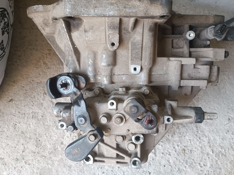 Коробка передач КІА Cerato 2008 року