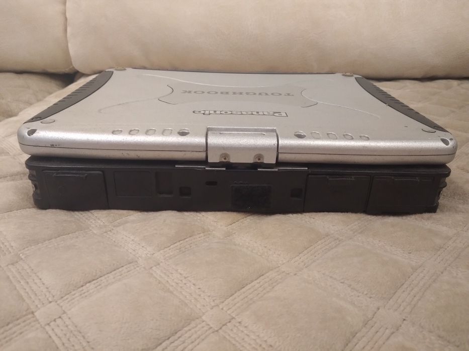 Ноутбук Panasonic CF18 захищений без жорсткого диску, батареї  та блок