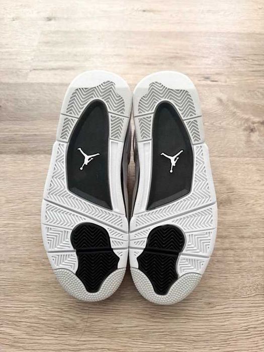 Jordan 4 retro Military black R.44