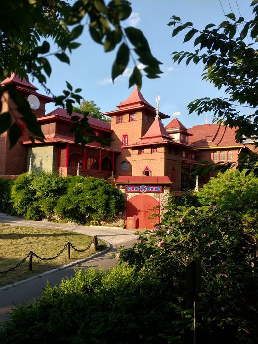 СВОБОДНА ! БЕЗ ПОСРЕДНИКОВ.  2 КОМ.Квартира-студия на "Дружбе народов"