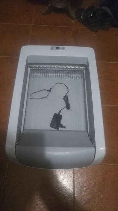 Caixa Areia Automática para Gatos