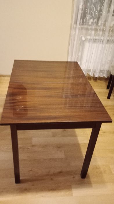 Stół na wysoki połysk