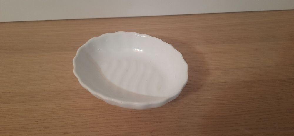 Керамическая мыльница: навесная,стоящая.