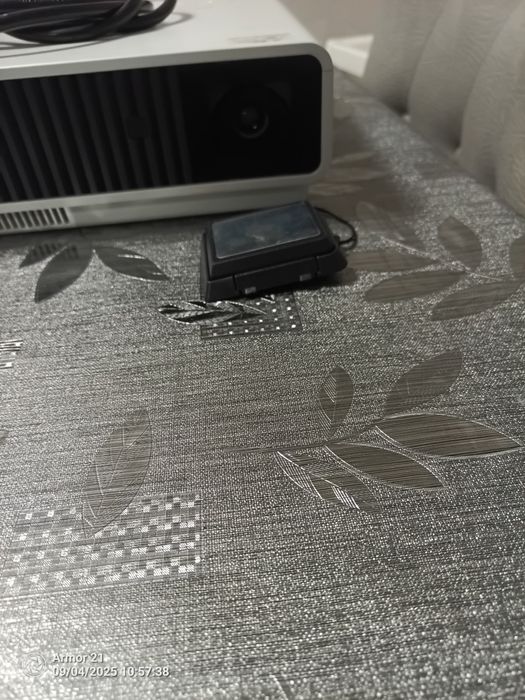 Projector with very little use64170299814402124