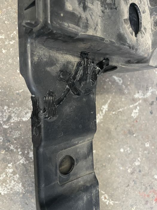 Продам панель радиатора  телевізор Audi Q7 16-19 оригінал 4M0805594B