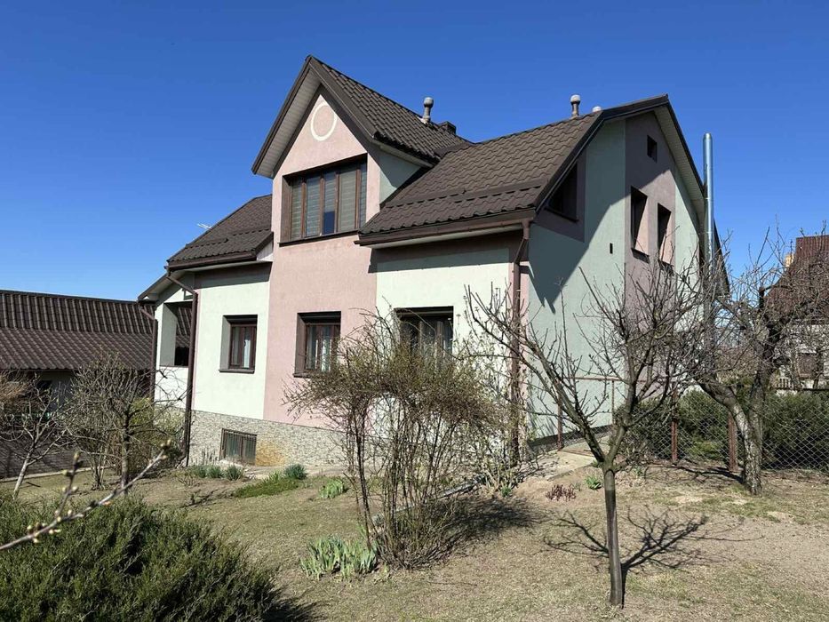 Будинок. Карпилівка. Басейн. Газове і твердопаливне опалення