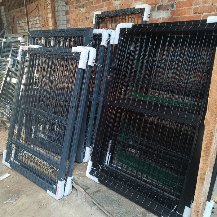 Brama przesuwna z wypełnieniem panelowym