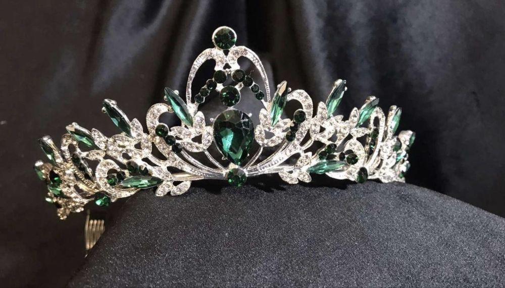 Тіара діадема з зеленими камінцями