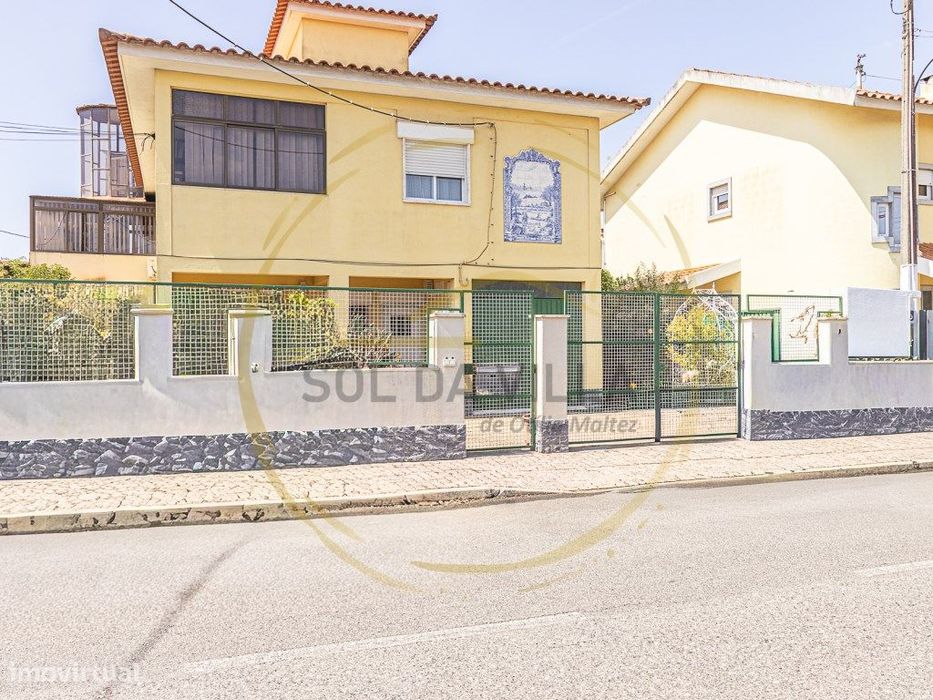Moradia isolada T4 + T3 com garagem - Porto Salvo, Oeiras - 519.000€