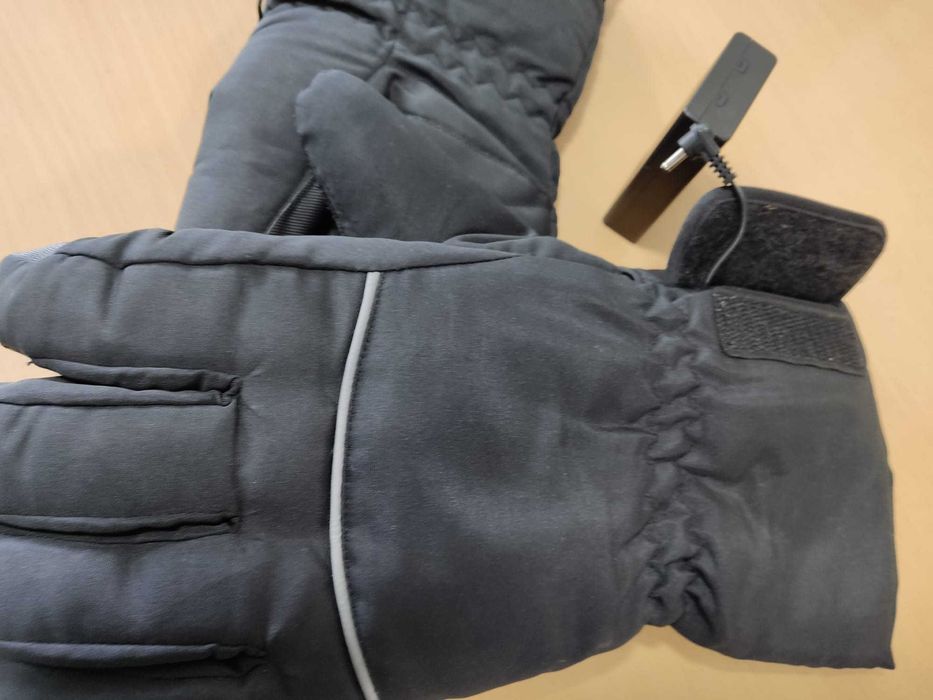 Electrically Heated Gloves