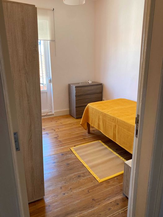 Arrenda-se Quarto Estudante  - perto IST - vista Tejo