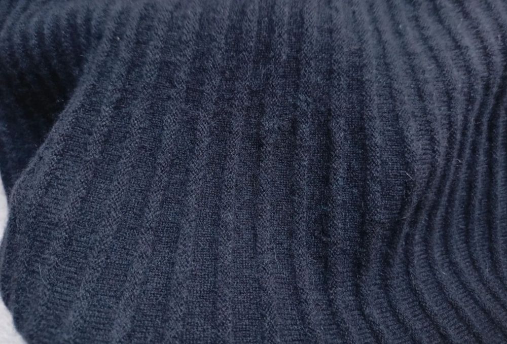 Sweter kaszmir Hemisphere