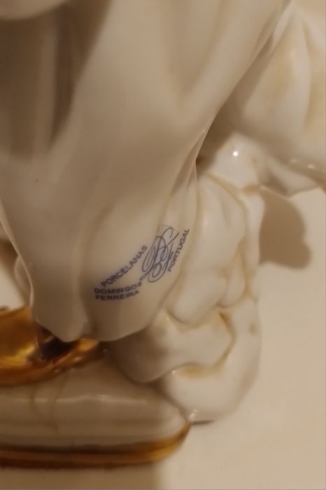 Bonitos artigos em porcelãna para decoração 1 com assinatura