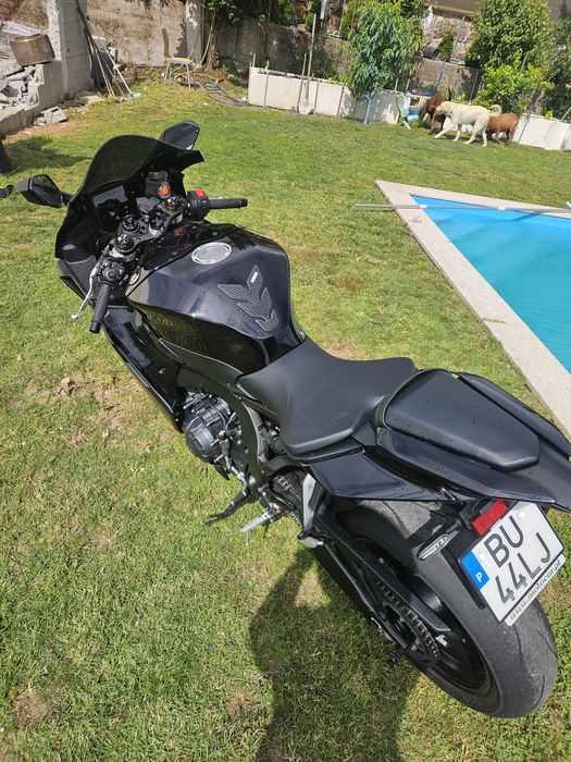 Yamaha R9 Akrapovic