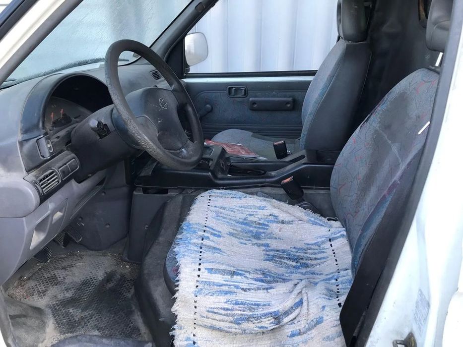 Nissan Vanette Cargo Caixa 2.3D 1999 - Para Peças