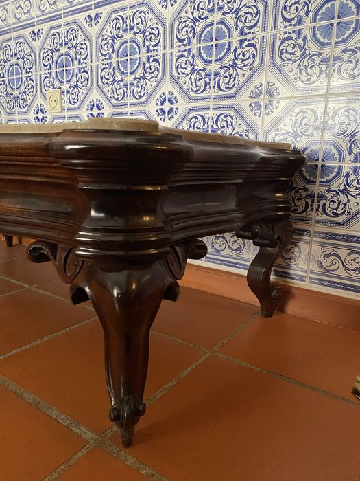 Mesa de centro em mármore