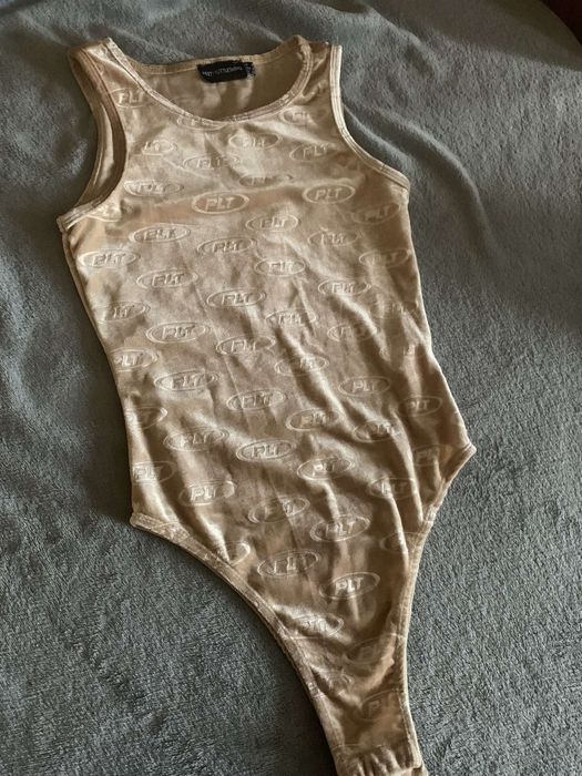 Body PrettyLittleThing rozmiar 32
