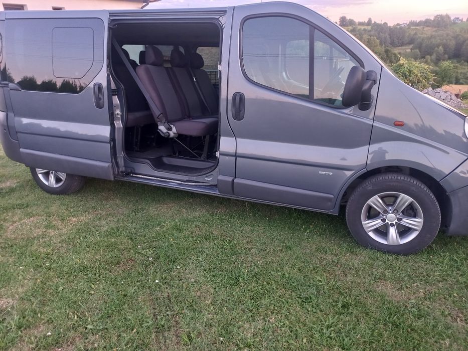 Przewóz, transport osób.Wynajem Busa z kierowcą np.Wesela...
