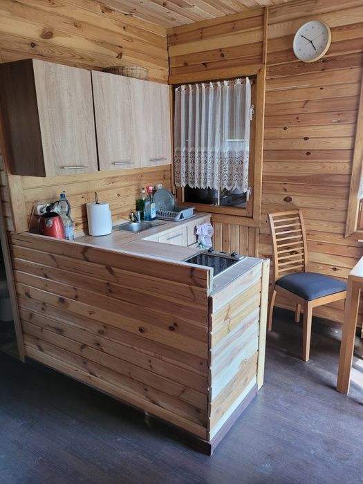 Sprzedam domek letniskowy 20m2 wraz z tarasem nad jeziorem