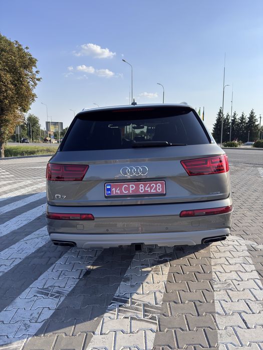 Ауди Q7 2.0 бензин 2017