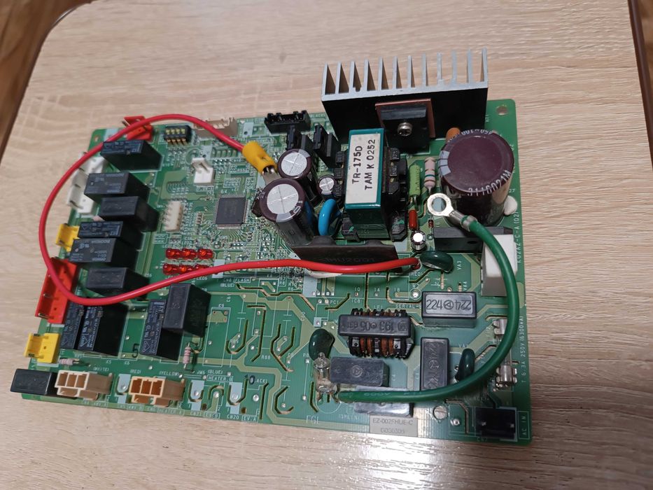 Плата керування EZ002FHUE-C для зовнішнього блоку Fujitsu AOY36RPA-1L