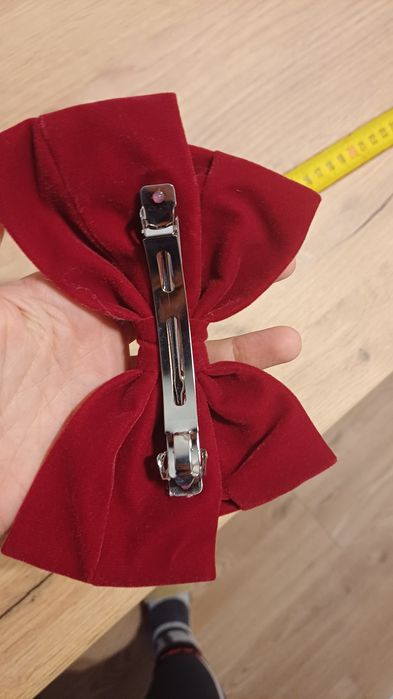 Piękna atłasowa świąteczna kokarda bordowa do wlosow