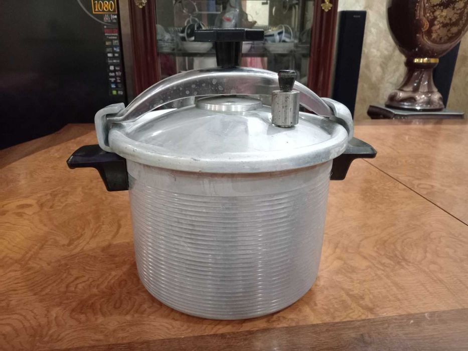 Скороварка СССР 6літрів бу