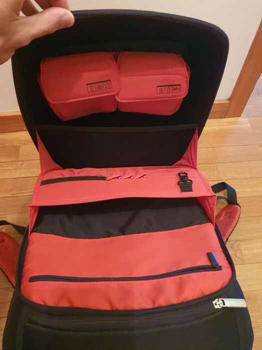 Mochila Logitech kinetik 15.4