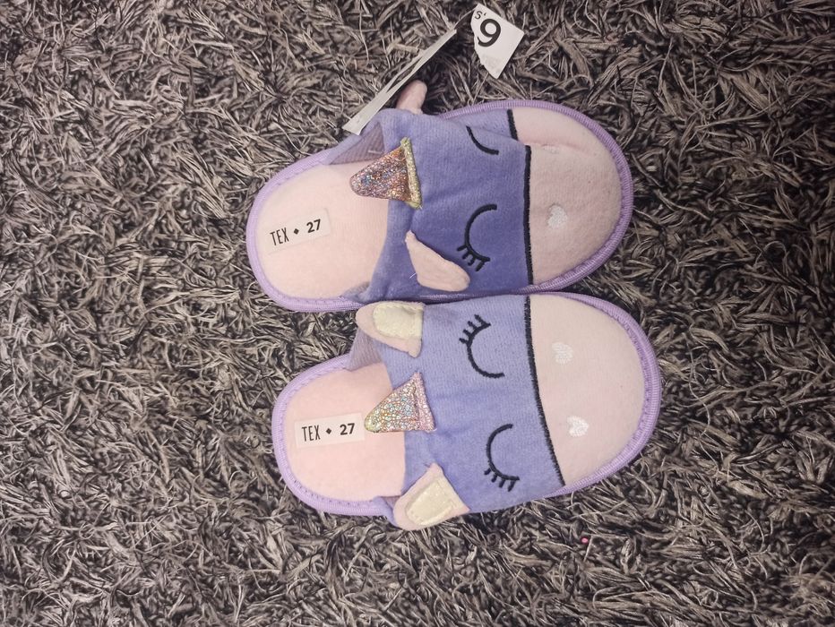 Домашні капці для дівчинки