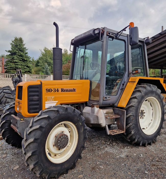John Deere 3410 . 3310 . Renault Ceres . Renault 8534 TX